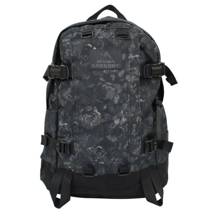 Gregory24L黑花背包 （分類：背包）位於 Hong Kong。 由 -tch- 提交（商品編號 1450952589，圖片 1）。簡介： Gregory 背包，黑色花紋圖案。前面有扣帶設計，方便掛嘢。容量唔錯，日常返工返學都夠用。。