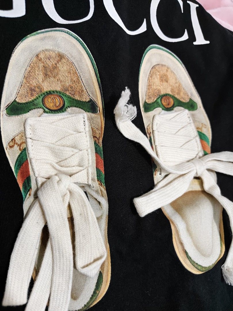 由 thrift_store_8 (刊登 ID 1450990021，圖片 3) 提交，位於 台北市 (Taipei) 的 Gucci (類別：T恤、Polo衫)，說明：。