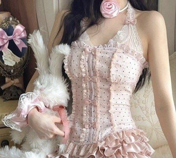 halter baby pink polka dots (Category: Sleeveless) located in Caloocan City. Submitted by beebbi (Listing ID 1451043561, Image 1). Description: never been used size: medium bust: 34-36 max.