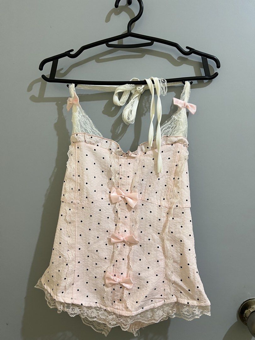 halter baby pink polka dots (Category: Sleeveless) located in Caloocan City. Submitted by beebbi (Listing ID 1451043561, Image 2). Description: never been used size: medium bust: 34-36 max.