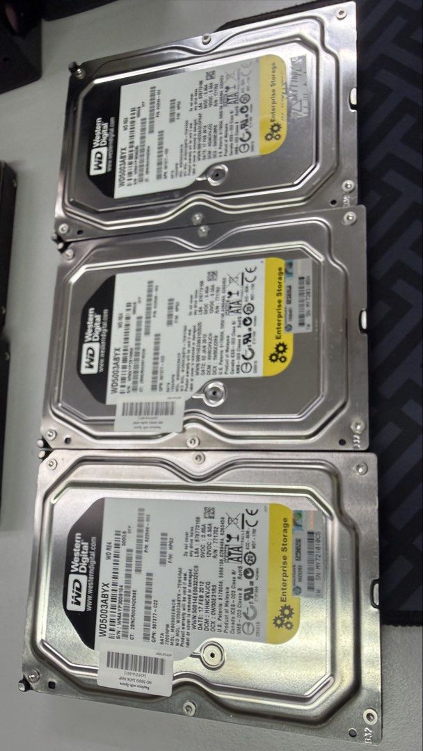 Hard disk (Category: Hard Disks & Thumbdrives) located in Singapore. Submitted by hobbyguy (Listing ID 1451005050, Image 1). Description: 1)WD Entetprises 3.5inch Sata 500 GB x3 PCs 2) HP 2.5 inch Sata 500GB x4 PCs Buy one lot $105 Buy individual : WD 3.5 inch $20 HP 2.5 inch $15 .