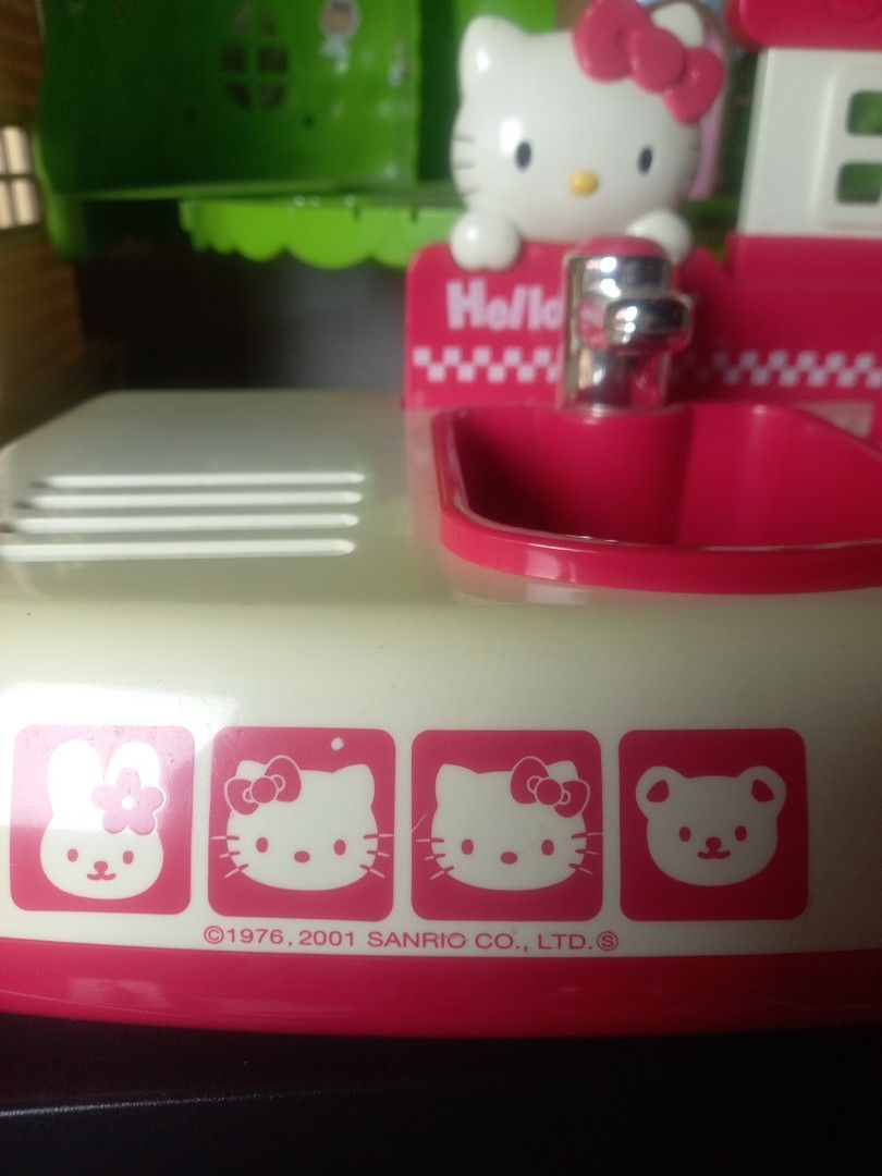 Vintage 2001 Hello Kitty stove with sink (Category: Cookware & Accessories) located in Silang. Submitted by EkonomikaPH (Listing ID 1451022964, Image 3). Description: What You See Is What You Get Batt Op, AS Is Untested, No leaks seen in batt compartment What You See Is What You Get For decisive buyers only ALL photos posted No reasonable offer, no Reply Bawal sa entitled & sa hindi marunong mag thanks ❤️SUBMIT❤️ the stated price using the MAKE O