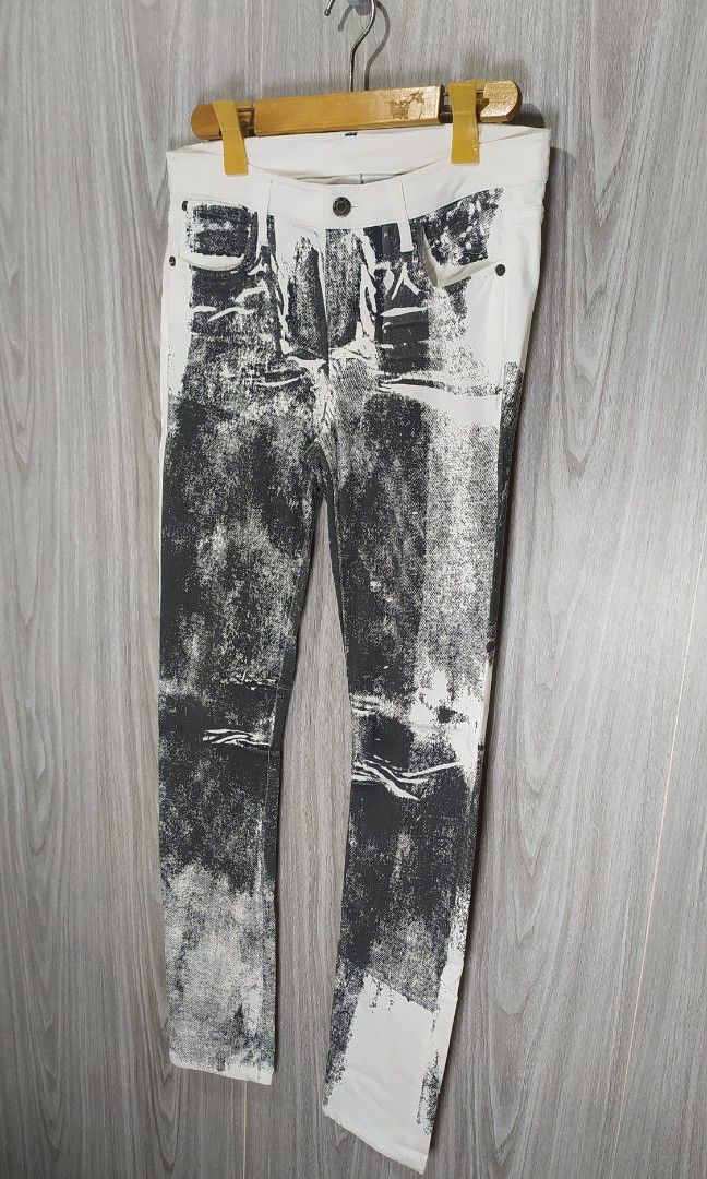 Helmut Lang Strechy Skinny Jeans (Category: Jeans) located in Milaor. Submitted by lootinout (Listing ID 1450959333, Image 3). Description: Helmut Lang Strechy Skinny Jeans ✅Size: 26 To 30 ✅Length: 41 ✅Hem: 5.5 ✅Color Rate: 9.5/10 ✅No Issue ✅Need Wash ✅Location: Bicol Naga City, Camarines Sur ✅Courier: J&T Express/Flash Express ✅MOP: Gcash only.