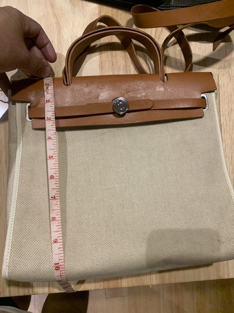 HerBag Canvas Beige (Category: Luxury Bags & Wallets) located in Manila. Submitted by moneymann888 (Listing ID 1451085821, Image 3). Description: Sf Buyer shoulder Fix price ‼️‼️‼️‼️‼️ As is Leather Canvas Beige No Refund upon purchase.
