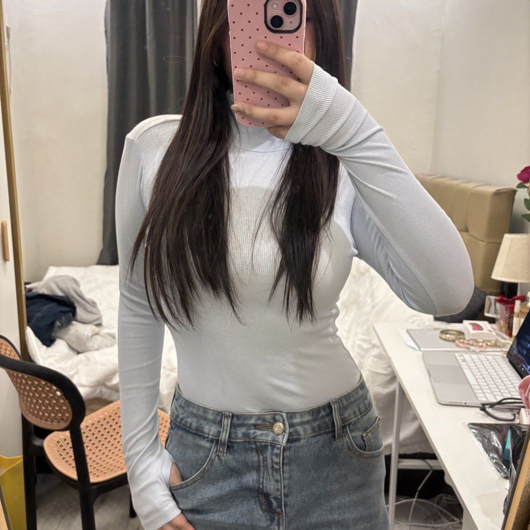 H&M One Piece Blue Turtle Neck Top XS (Category: Blouses) located in Paranaque City. Submitted by ayeeshieee (Listing ID 1451040728, Image 1). Description: rfs: decluttering used twice no flaws sf will be shouldered by the buyer .