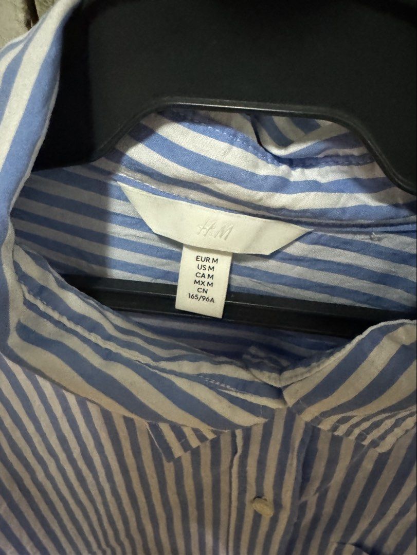 H&M Striped Polo Longsleeves (Medium) (Category: Longsleeves) located in Quezon City. Submitted by lemonsyellow (Listing ID 1451088496, Image 3). Description: H&M Size Medium (M) *fits oversized. M -> L RFS: Clearing out closet No Flaws QC BASED Shipping fee to be shouldered by buyer.