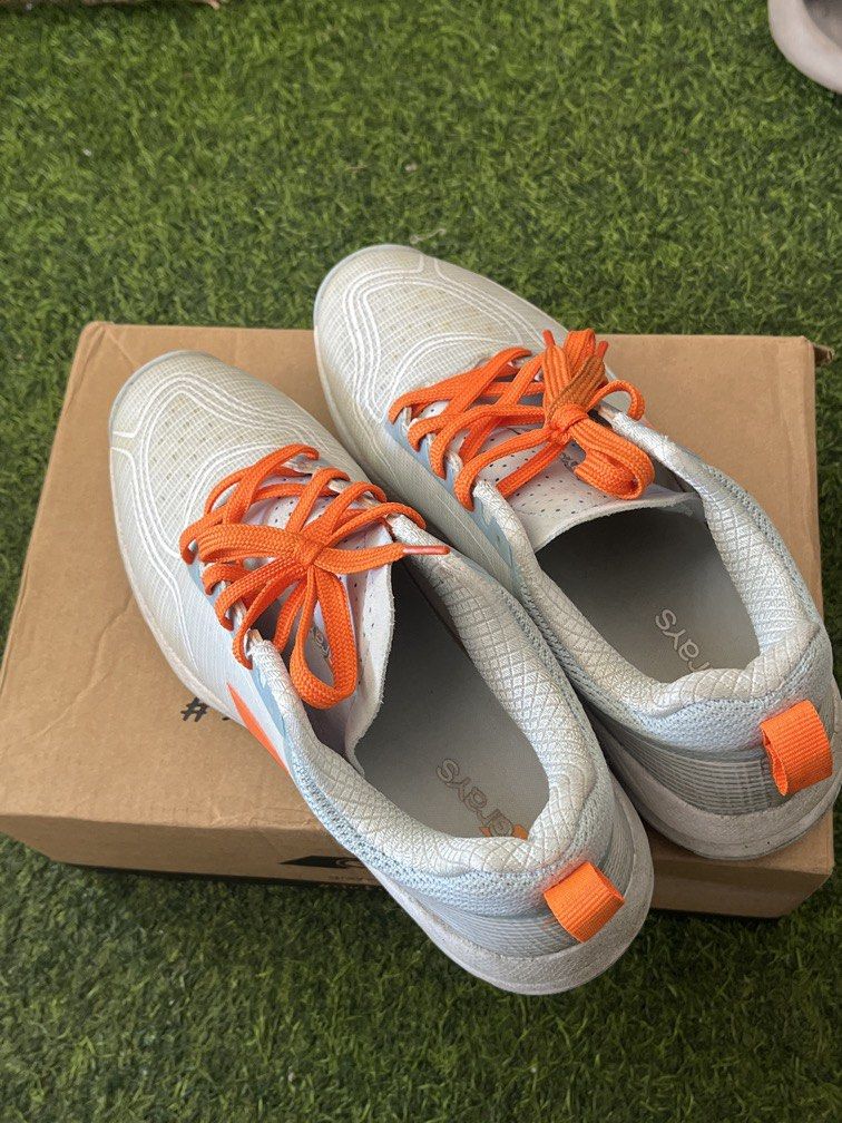 Hockey shoes (Category: Other Sports Equipment and Supplies) located in Penaga. Submitted by fynn_08 (Listing ID 1450993949, Image 1). Description: - Free another shoelaces - Free box -6 uk.