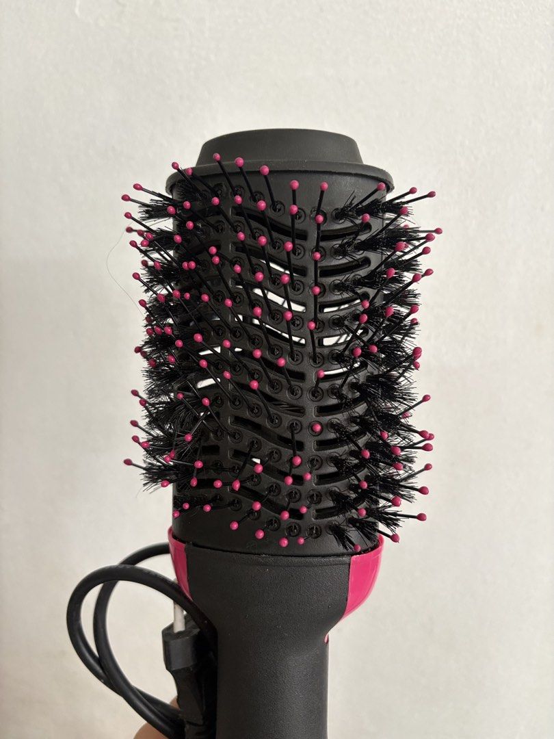 Hot Hair Dryer Brush (Category: Hair) located in Pasig City. Submitted by adikinsdeclutter (Listing ID 1450967063, Image 3). Description: .