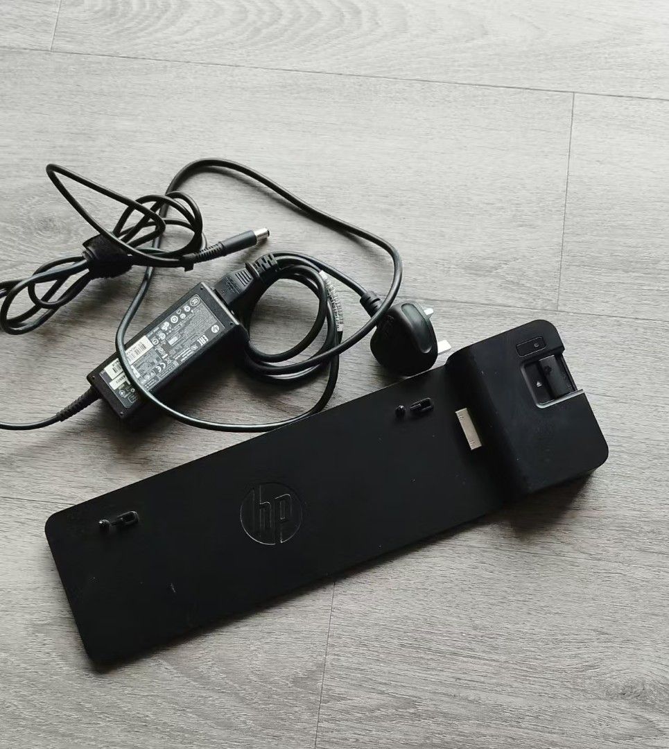 HP Docking Station with Power Adapter