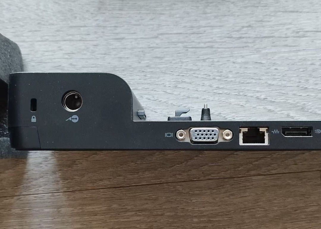 HP Docking Station with Power Adapter515428435593144324