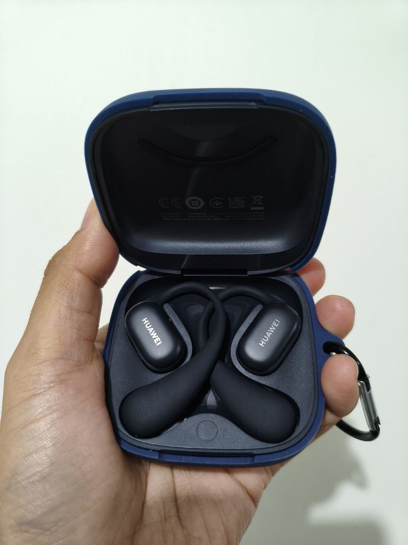 Huawei FreeArc good as new (Category: Earphones) located in Manila. Submitted by markie.0303 (Listing ID 1451091891, Image 1). Description: For SALE ONLY Huawei FreeArc good as new for only 3,190.00 Halos hindi nagamit. parang brand new talaga siya. check all you want upon meet up package: box and case only meet up: lrt carriedo or pag usapan nalang. pls. respect the ad. thank you .