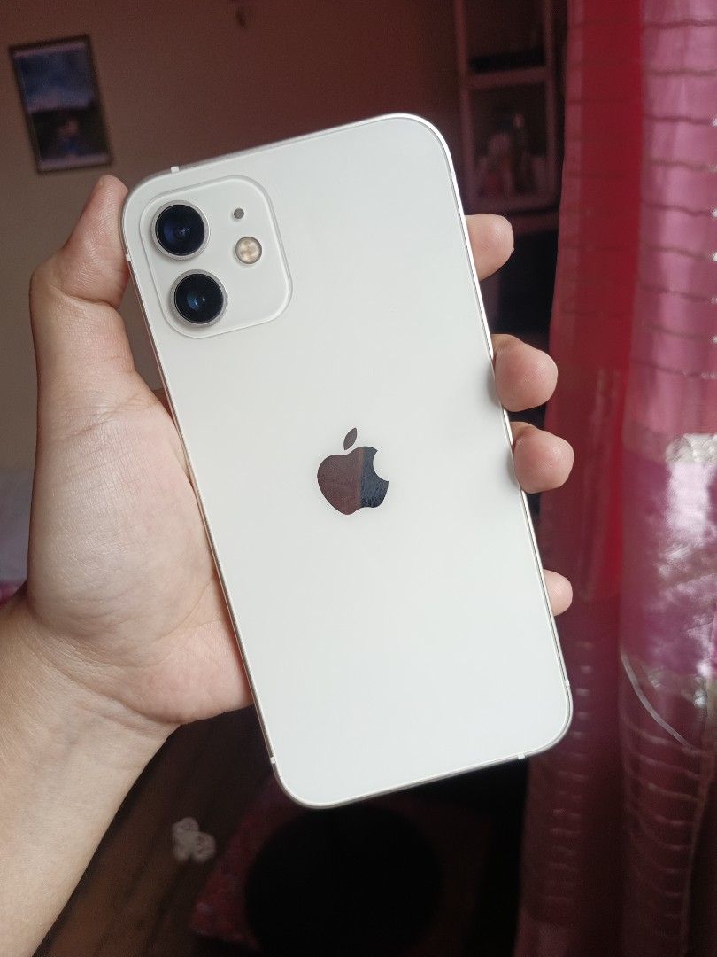 Iphone 12 64gb 🎀 (Category: iPhone 12 Series) located in Manila. Submitted by raylinedigitals (Listing ID 1451008612, Image 2). Description: ✨ Unit Details: • Model: iPhone 12 • Storage: 64GB • Condition: Like New • Color: White • Battery Replacement TM Brand • SMARTLOCKED • All functions working perfectly 📸 Features: • 6.1-inch Super Retina XDR Display • A14 Bionic Chip • Dual 12MP Camera (Ultra Wide & Wide) • 5G Ready • Face ID • iOS 26.1 📦 
