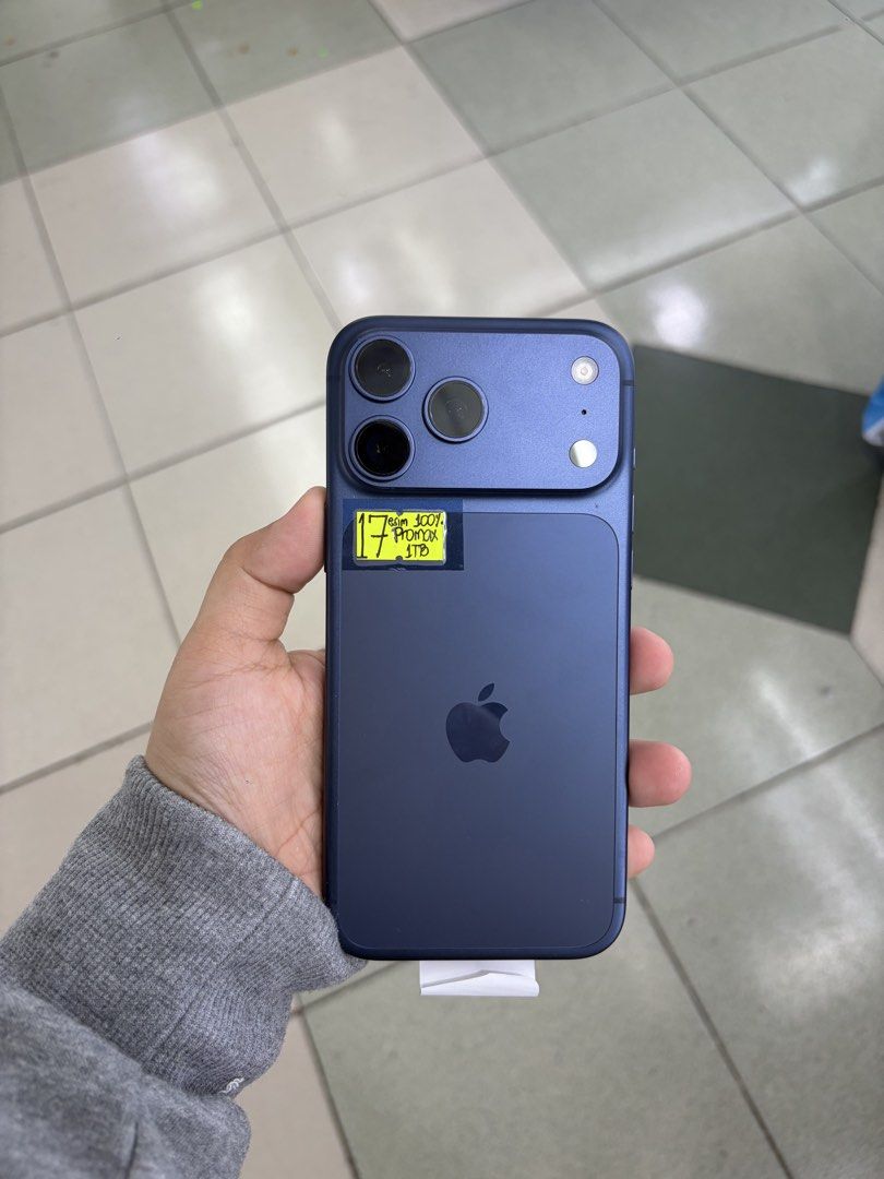 Iphone 17 Pro Max 1TB 100% BH Esim unlock (Category: iPhone 17 Series) located in San Juan City. Submitted by javedsgadgetshop (Listing ID 1450939291, Image 2). Description: WE BUY AND SELL SO PWEDE MAGBINTA OR SWAP ! INSTALLMENT OPTIONS : SPAY LATER / GGIVES / CREDIT CARD / SKYRO / HOMECREDIT (BRANDNEW) Quick Specs : 💵 Iphone 17promax •1TB •ESIM Variant •100% batt health •Factory Unlock •99% Smoothness •No hidden issue | No Repaired •100% Authe
