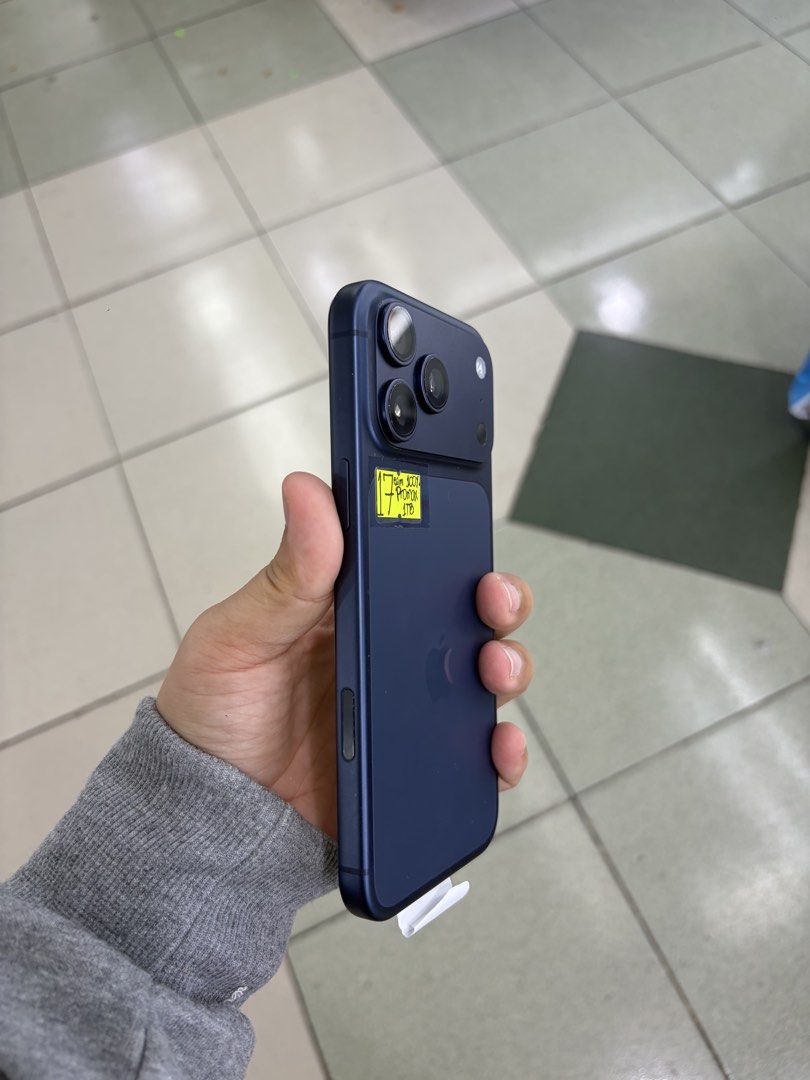 Iphone 17 Pro Max 1TB 100% BH Esim unlock (Category: iPhone 17 Series) located in San Juan City. Submitted by javedsgadgetshop (Listing ID 1450939291, Image 3). Description: WE BUY AND SELL SO PWEDE MAGBINTA OR SWAP ! INSTALLMENT OPTIONS : SPAY LATER / GGIVES / CREDIT CARD / SKYRO / HOMECREDIT (BRANDNEW) Quick Specs : 💵 Iphone 17promax •1TB •ESIM Variant •100% batt health •Factory Unlock •99% Smoothness •No hidden issue | No Repaired •100% Authe