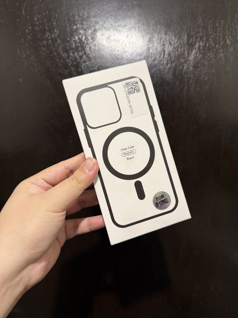 iPhone 17 Pro (NOT MAX) Magnetic Magsafe Black Clear Case (Category: Cases & Sleeves) located in Quezon City. Submitted by dreeeeeeee (Listing ID 1450862337, Image 3). Description: * Still in good condition - may signs of usage lang like hairline scratches sa clear plastic part * Near LRT 2 Gilmore Station (condo lobby) po for Lalamove, Grab, or pickup .