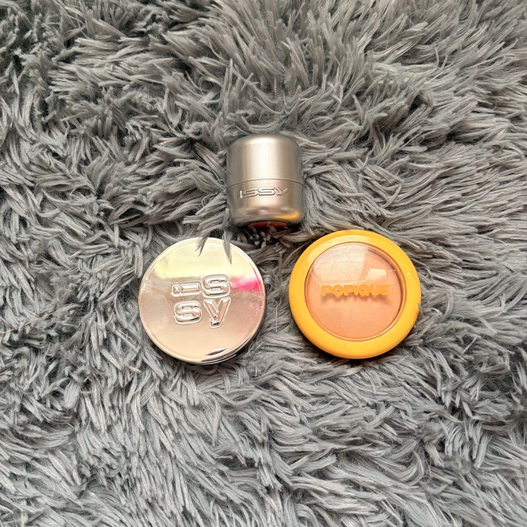 Issy and Popique Products (Category: Makeup) located in Iloilo. Submitted by faerysha_ (Listing ID 1450964011, Image 1). Description: issy blush stick (sweetheart) - ₱199, swatched only issy bronzer (torrid) - ₱150, lightly used popique set and smooth baked powder (light medium) - lightly used, ₱180 .