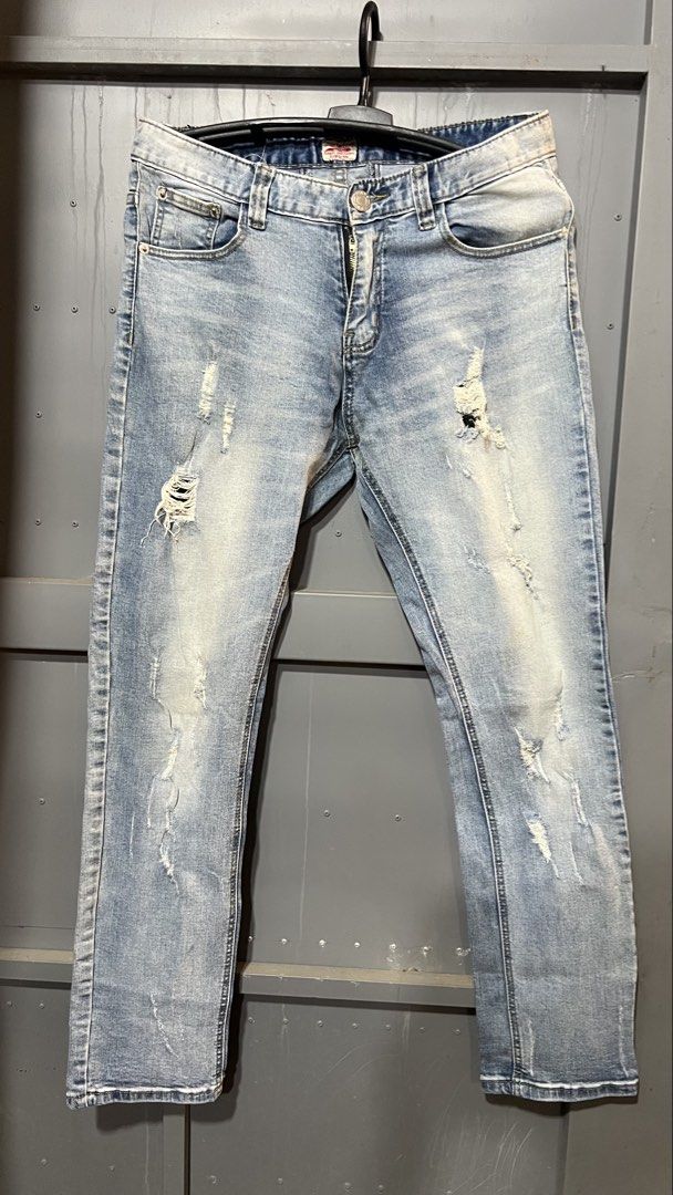 JEANMIND BROTHERS JEANS (Category: Jeans) located in Baguio. Submitted by vercale (Listing ID 1451042007, Image 1). Description: JEANMIND BROTHERS JEANS Size 31-32 Brand New Condition No flaws From Personal Box.