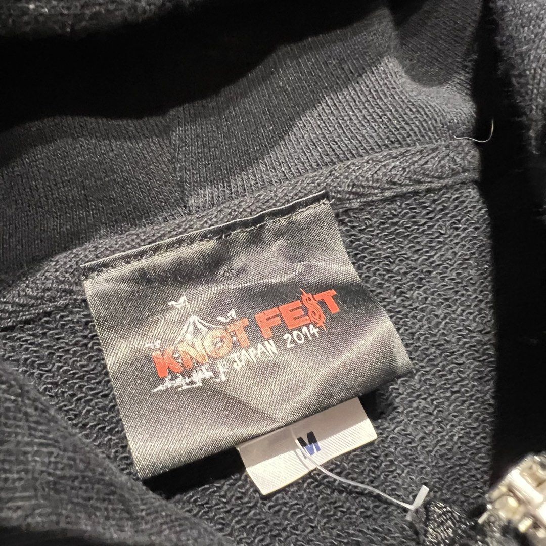Knotfest Slipknot (Category: Coats, Jackets and Outerwear) located in Kuala Kangsar. Submitted by burnstuffmthrfckr (Listing ID 1451105637, Image 3). Description: Combo rm80 Knotfest 2016 - P 21 L 28 Knotfest 2014 - P 18.5 L 26 DFOD Combo only!.