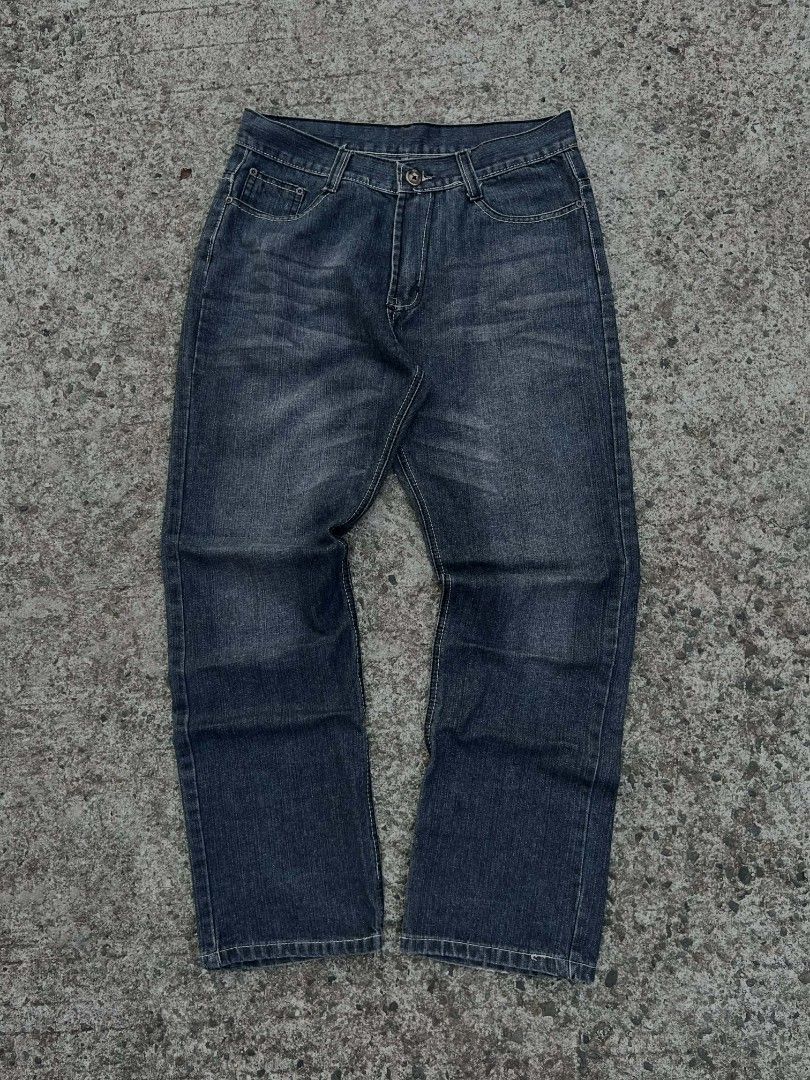 Lee Jeans - Dark Wash Denim (Category: Jeans) located in Manila. Submitted by mirandamat42755 (Listing ID 1451042972, Image 1). Description: Dimes: 30 waist 39 length 8 hem Good Condition.