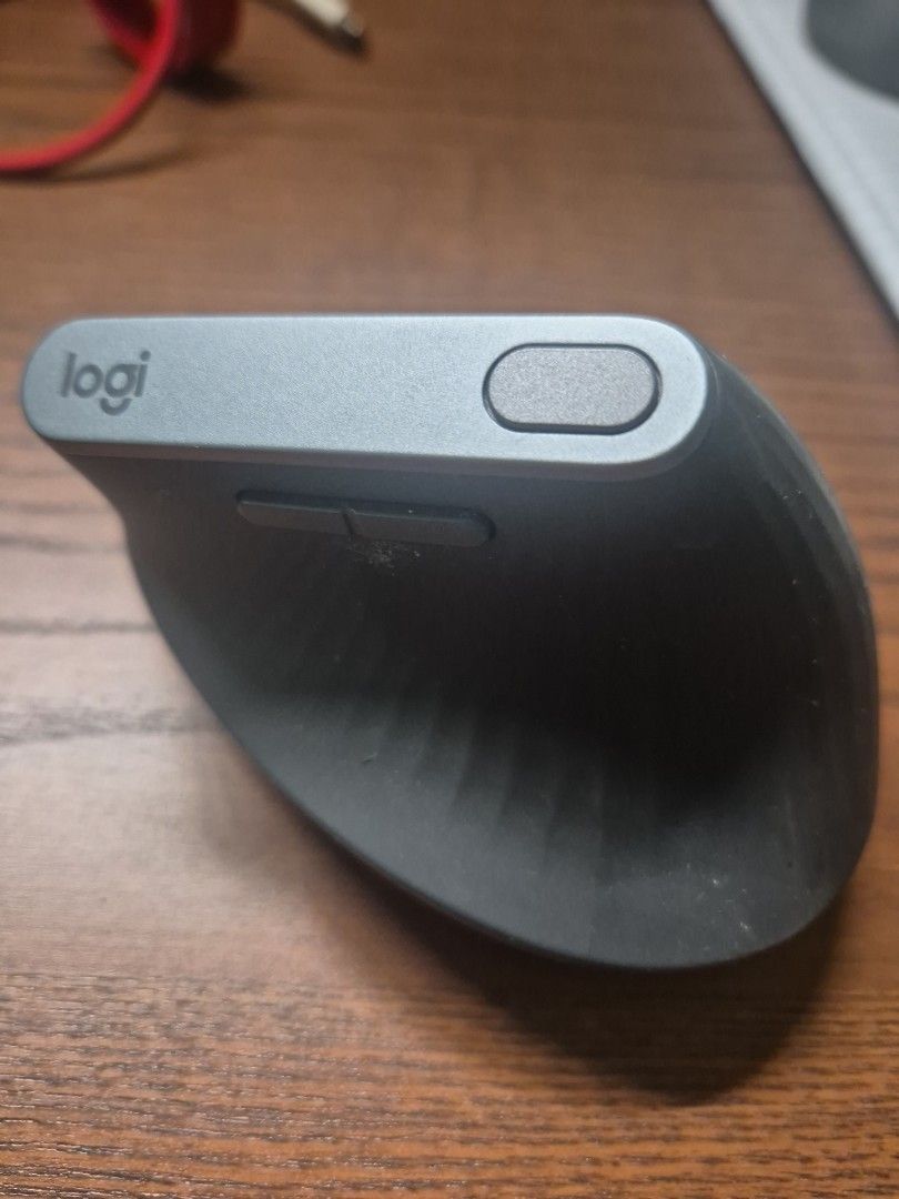 Logitech Vertical Ergonomic Mouse515467105052272641