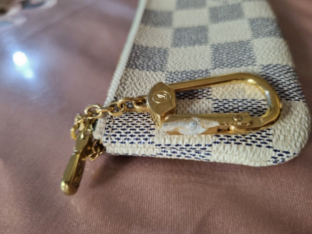 Louis Vuitton Key Pouch Damier Azur Canvas (Category: Luxury Bags & Wallets) located in Manila. Submitted by viviennespreloved22 (Listing ID 1447121593, Image 2). Description: its Authentic bought in Paris There are signs of usage but not abused fixed price no box no return no echange.