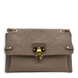 (Category: ) located in . Submitted by carousellluxury (Listing ID 1450975280, Image 1). Description: .