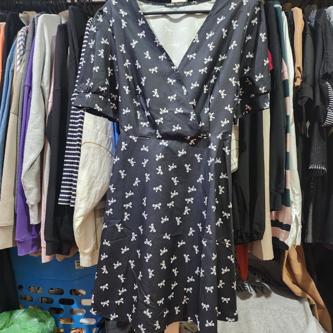 Lovito Puff Sleeve Dress (Category: Dresses) located in Pasig City. Submitted by danielleaa (Listing ID 1451081441, Image 2). Description: Super nice in actual! Personal fave, but need to declutter. No shipping. Pickup/lalamove delivery only. 📍Greenwoods, Cainta.