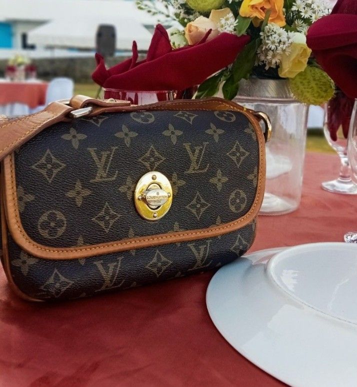 LV kili bag. ❣️ (Category: Luxury Bags & Wallets) located in Danao, Cebu. Submitted by wildbear-27a149 (Listing ID 1451042689, Image 3). Description: AUTHENTICITY not GUARANTEE ❣️ the condition is good may mga sign of used. like my kunting water marks, hardware faded. pero si nice..