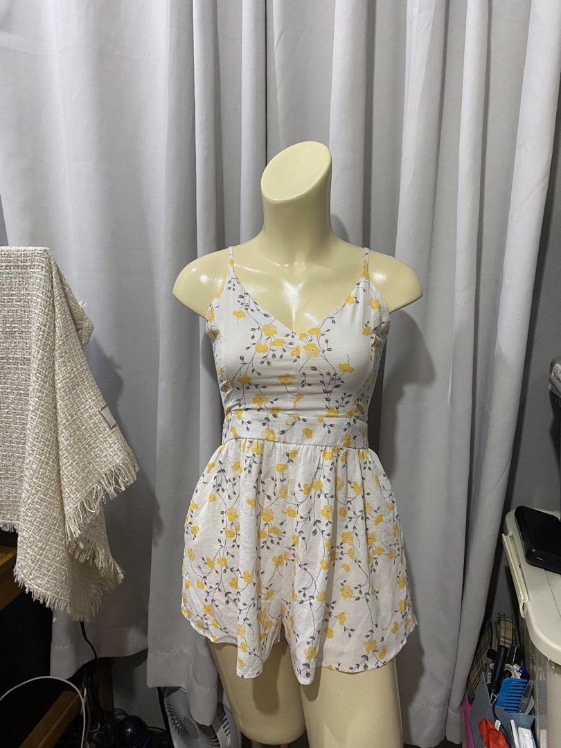 Lyon Romper (Category: Rompers) located in Pozorrubio. Submitted by _firstdateboutique (Listing ID 1451094904, Image 1). Description: .