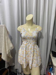 (Category: ) located in . Submitted by _firstdateboutique (Listing ID 1451094904, Image 1). Description: .