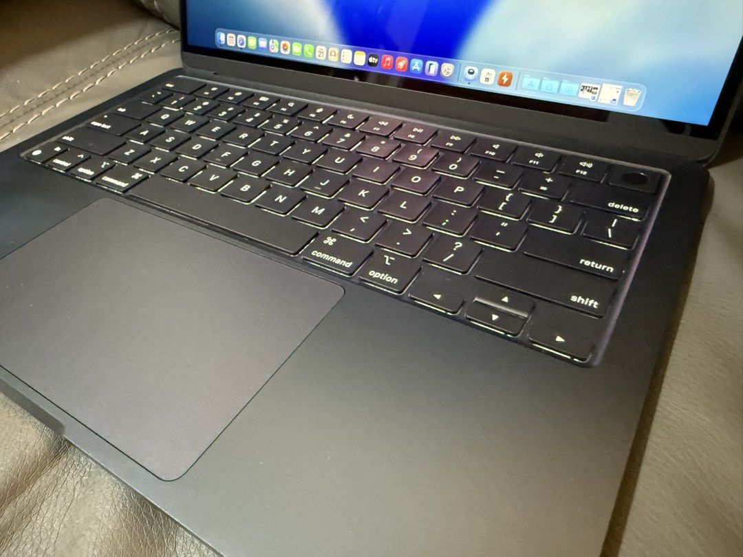 macbook-air-m3-100-battery-computers-tech-laptops-notebooks-on