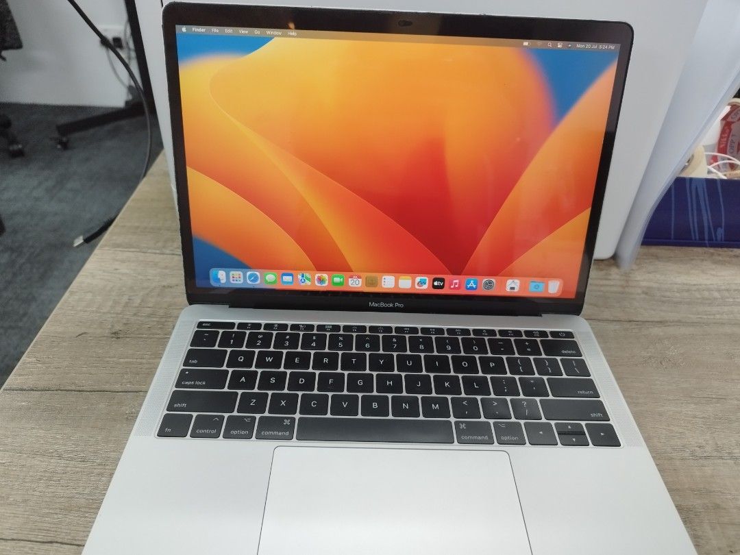 MacBook Pro 2017 - Lightly Used515664501991034881