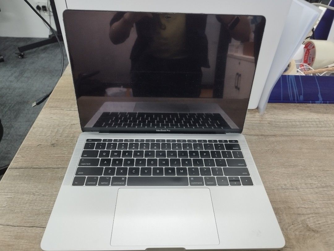 MacBook Pro 2017 - Lightly Used515664501991034882