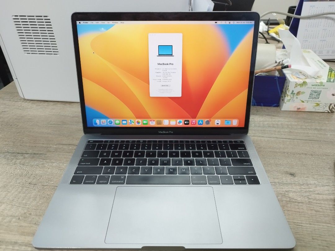 MacBook Pro 2017 lightly used515667475290531842