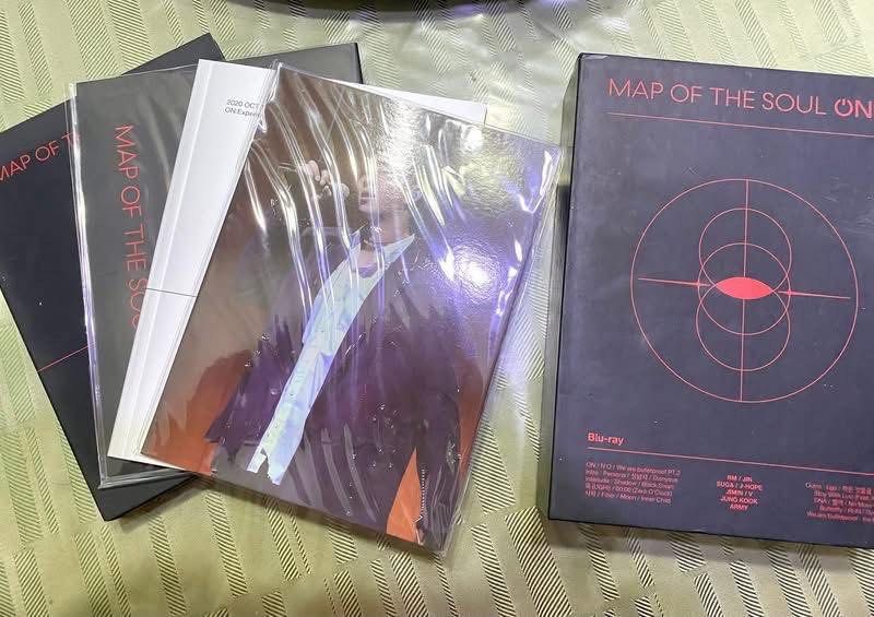 MAP OF THE SOUL ON:E DVD BLU-RAY (Category: CDs & DVDs) located in Manila. Submitted by trishaysc (Listing ID 1451119264, Image 1). Description: - Issue: damaged outer box (lower right corner).