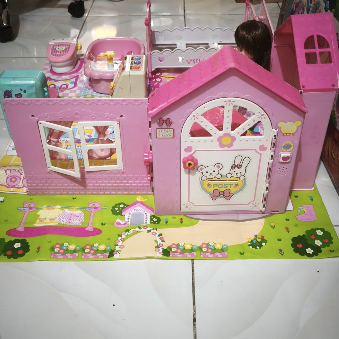 MELL CHAN DOLL HOUSE (Category: Kids Toys) located in Quezon City. Submitted by tiny_monstermind (Listing ID 1451004876, Image 2). Description: TINY MONSTERMIND 🔥Mell Chan Doll and Doll House🔥999php Inclusion; ✅Mell Doll ✅House (Batt Op, Working Door Bell) ✅Bed ✅Bath Tub (Working Water Spray) ✅Toilet ✅Ironing Pad ✅Washing Machine (Untested) ✅Vacuum (Batt Op, Working) ✅Table ✅Refrigerator ✅Table ✅Curtain ✅Floor Mat 📍Novaliches, Quezon City.