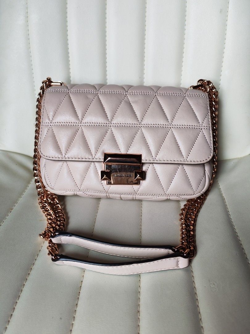Michael Kors Sloan quilted leather shoulder bag (Category: Shoulder Bags) located in Baguio. Submitted by north.archive (Listing ID 1451058293, Image 1). Description: .