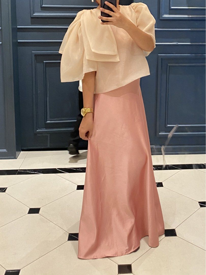Modern Filipiana Gown (Category: Evening dresses & gowns) located in Pozorrubio. Submitted by _firstdateboutique (Listing ID 1451096249, Image 2). Description: self tie po yung gown zipper sa likod medium frame filipiana top XL on tag.