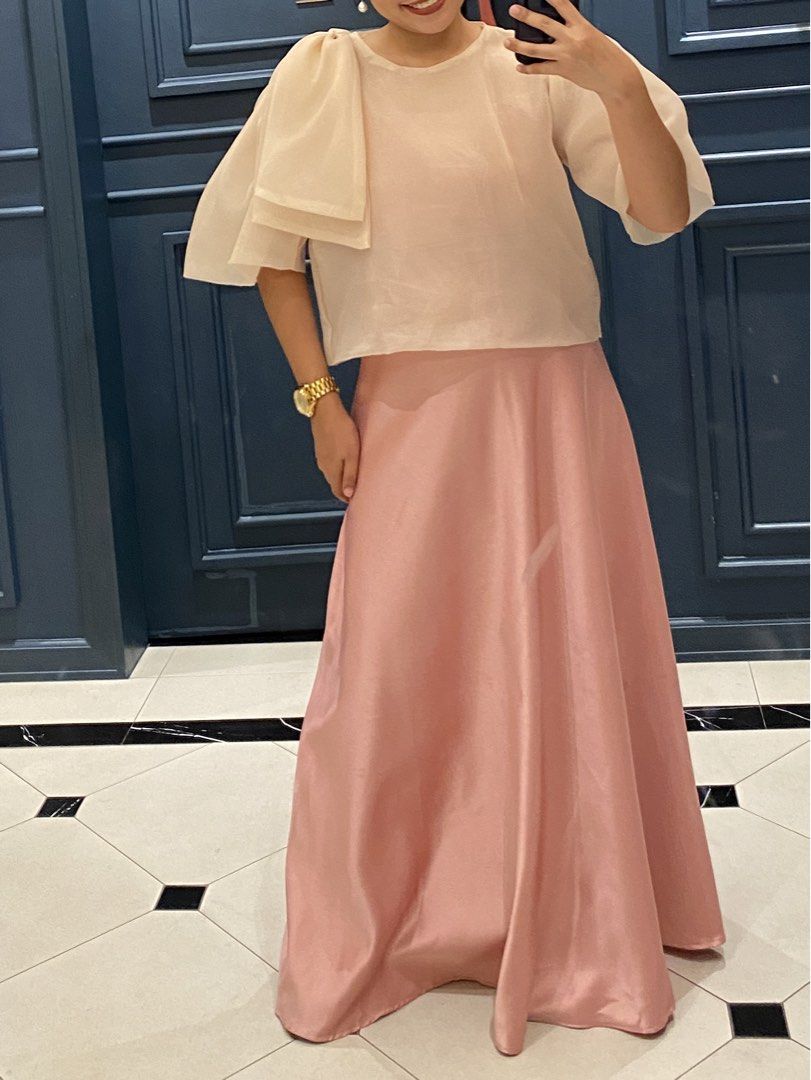 Modern Filipiana Gown (Category: Evening dresses & gowns) located in Pozorrubio. Submitted by _firstdateboutique (Listing ID 1451096249, Image 3). Description: self tie po yung gown zipper sa likod medium frame filipiana top XL on tag.