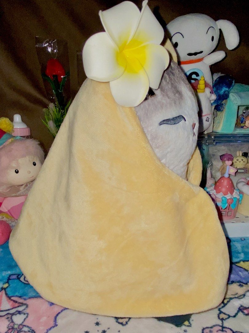 Mofusand with blanket (Category: Bedding & Towels) located in Legazpi City. Submitted by whimsy-world (Listing ID 1451081710, Image 2). Description: Removable blanket Very cute Good for collection .