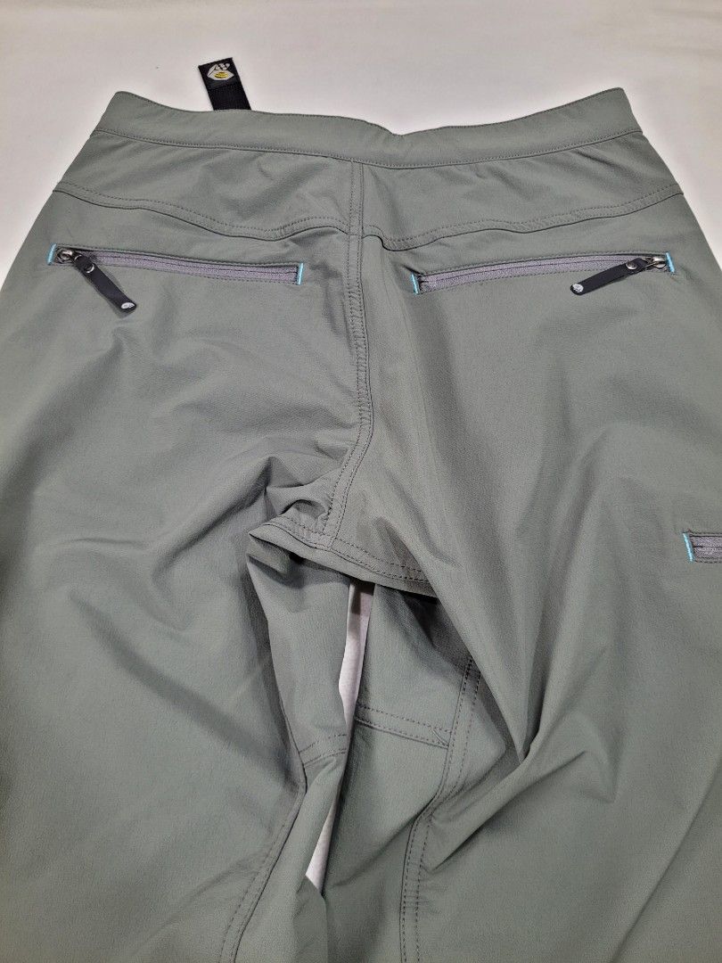 Mountain Hardwear Hiking Pants Wms (Category: Other Bottoms) located in Bulacan. Submitted by oldfold (Listing ID 1450937794, Image 3). Description: Excellent condition. No issues. Waist: 29-30 Length: 38 Hem: 9 adjustable.