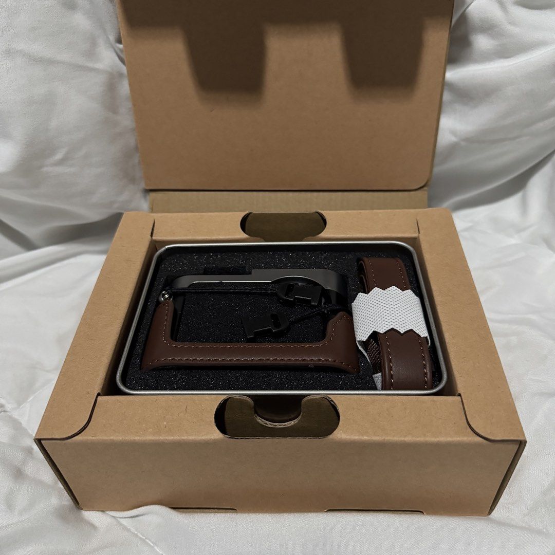 Movmax Vintage Cage (DJI Osmo Action 6) (Category: Camera Bags & Carriers) located in San Juan City. Submitted by white.sells (Listing ID 1450961101, Image 3). Description: Movmax Vintage Cage (DJI Osmo Action 6) PRICE: 4,590 INFORMATION * Bought recently (July 14, 2026) * Bought for ₱5,990 in Henry’s GH Mall * No scratches, like brand new * Makes your camera look like a cool vintage cam * ONLY FOR: DJI Action 6 INCLUSIONS * Box * Tin can (w/cage