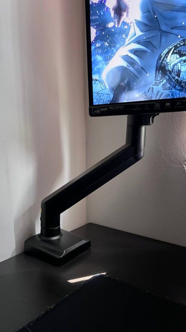 monitor (Category: Monitor Screens) located in Shah Alam. Submitted by aaronbryan015 (Listing ID 1450973624, Image 3). Description: - MSI PRO MP251 Monitor - Ideal for both gaming and productivity - Includes adjustable arm stand for flexible positioning - Features a clear and bright screen - Ready for a new owner - can nego.
