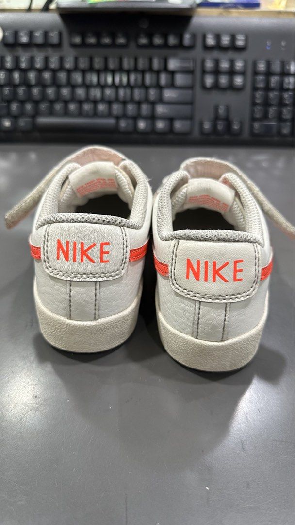 Nike Blazer (Category: Babies & Kids Fashion) located in Manila. Submitted by soytimaster77 (Listing ID 1450940178, Image 2). Description: For sale Nike Blazer Low ‘77 PS (Preschool) sneakers in a white and red colorway, featuring a suede toe cap and Velcro strap. Nike Blazer Low ‘77 Preschool White leather upper, red Nike Swoosh, and a grey suede toe overlay. Size 13c.