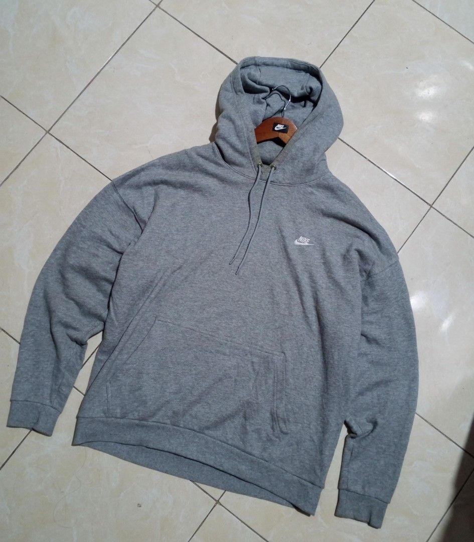 NIKE CLUB OVERSIZED FIT (Category: Coats, Jackets and Outerwear) located in Cotabato. Submitted by naim_23 (Listing ID 1451094814, Image 1). Description: Nike Club Oversized Fit Size Large- XL Dimes 26x28 Excellent Condition No Issue (Need wash) Pm 📩 📩.