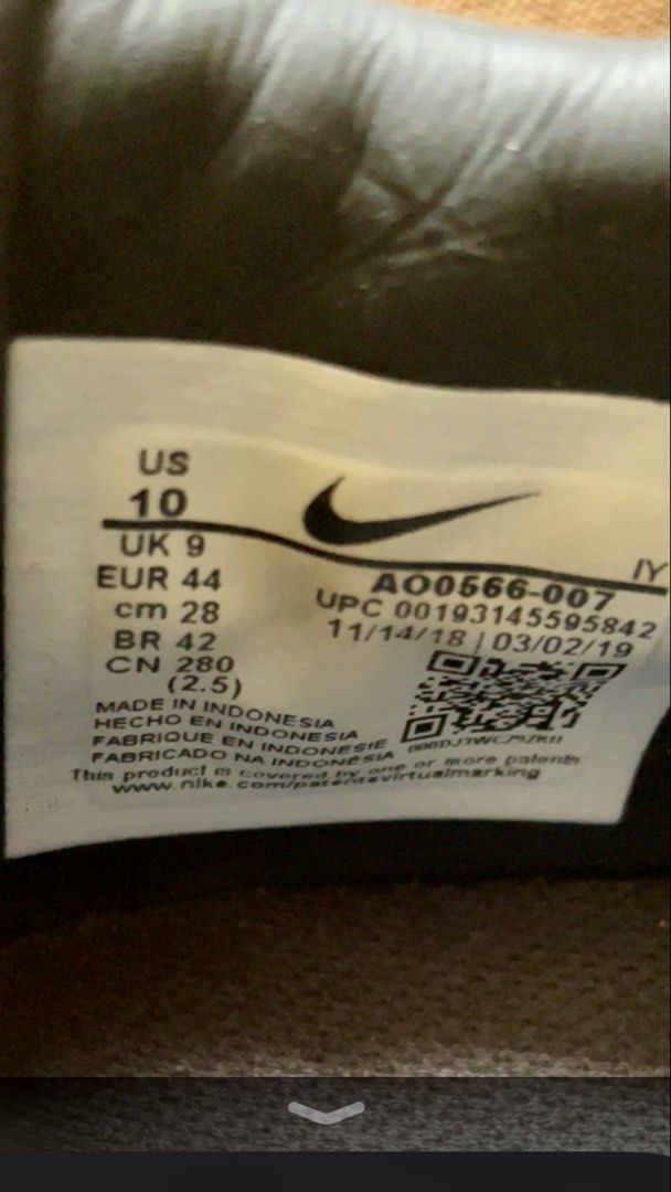 Nike Phantom Venom Academy FG cleats (Category: Sneakers) located in Lucban. Submitted by unomaxi (Listing ID 1450937530, Image 3). Description: - No box - Visible scratch on the upper/side of the left cleat RFS: no longer playing .