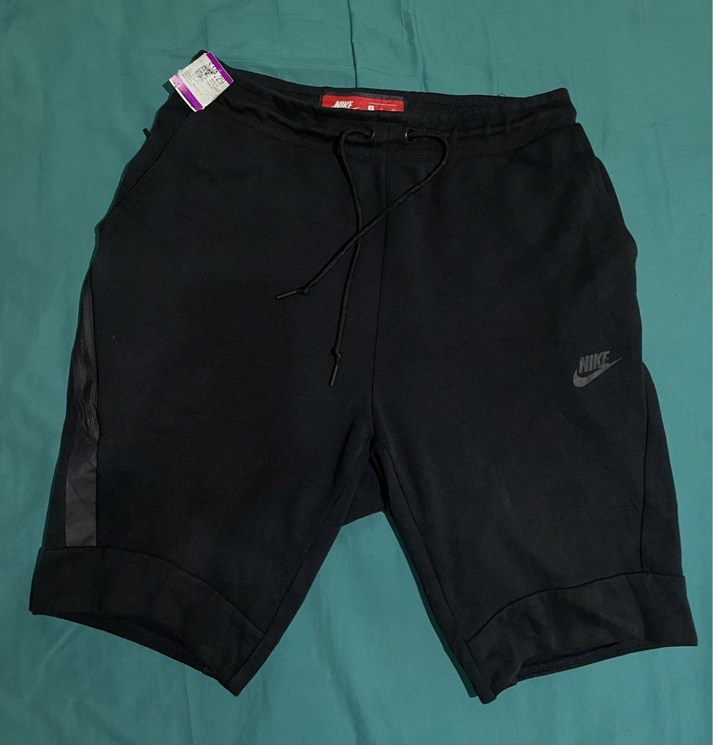 Nike Tech Fleece (Category: Shorts) located in Manila. Submitted by zyzymamen (Listing ID 1451031465, Image 1). Description: .