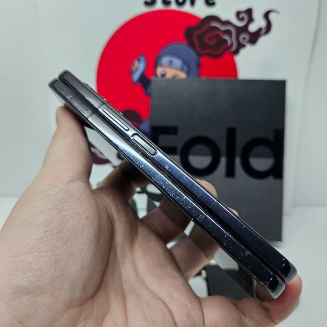 No Minus Samsung Galaxy Z Fold 4 Black 12/256 Fullset Ex Inter (Kategori: Samsung) berada di Jakarta Barat. Dikirim oleh igz.lite (ID iklan 1451061395, Gambar 3). Deskripsi: FAST RESPON WA: 087722016111 / 087722836661 (Garry) Samsung Galaxy Z FOld 4 -Ram: 12GB -Internal: 256GB Kondisi: -Resmi Indonesia SEIN -Fisik: 99% Mulus -LCD Aman tidak ada minus -KELENGKAPAN: Fullset Pembelian bisa dnegan cara: -OFFLINE DAtang Langsung Ke Store / TOKO HIJAU 