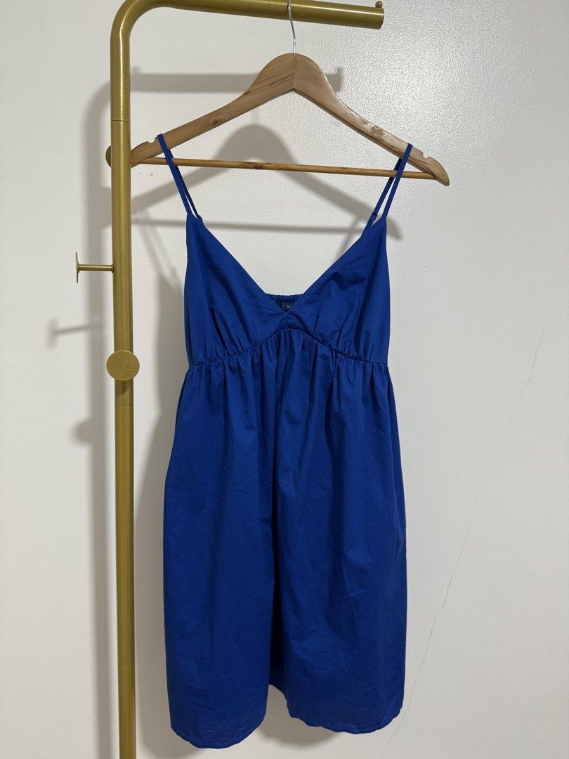 Old Navy Blue Spaghetti Strap Dress with Pockets (Category: Dresses) located in Antipolo. Submitted by jackiestash2 (Listing ID 1450996927, Image 1). Description: - Cute blue dress from Old Navy - Size XS - Spaghetti straps and V-neckline - Elasticated empire waist - Flowy skirt - Features pockets! - Perfect for casual outings or a beach day - Made in India Bust: Up to 38 Waist: Up to 32 Antipolo Gcash/bdo Lalamove/J&T.