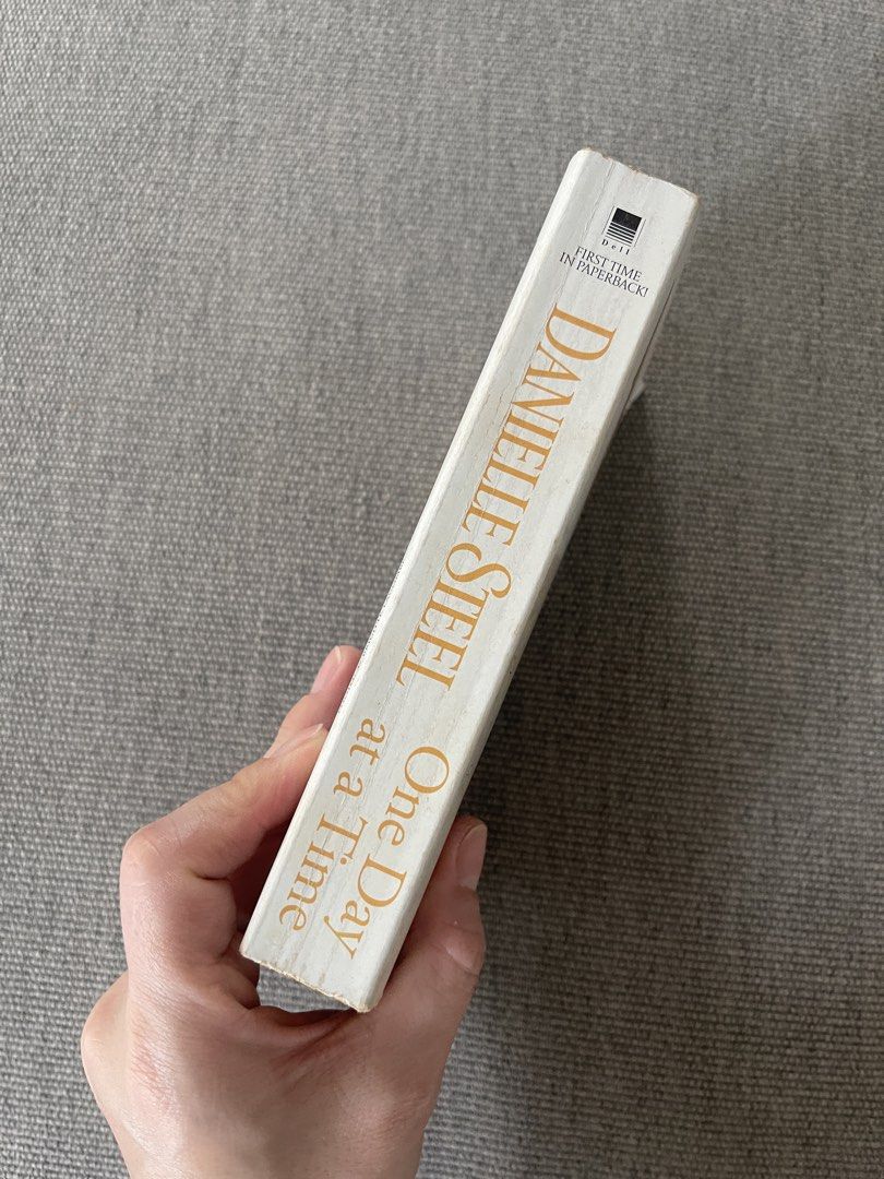 One Day at a Time by Danielle Steel (Category: Storybooks) located in Quezon City. Submitted by fabfabuys (Listing ID 1450987865, Image 2). Description: - Danielle Steel's 'One Day at a Time' novel - First time in paperback edition - Over 590 million copies of her novels sold globally - A must-read for fans of contemporary fiction.